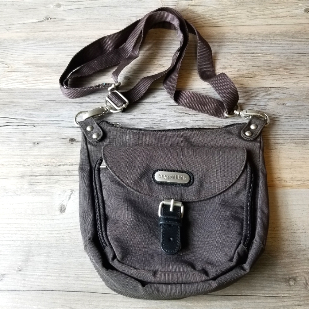 Baggallini Lightweight Water Resistant Nylon Travel Everyday Crossbody Purse
